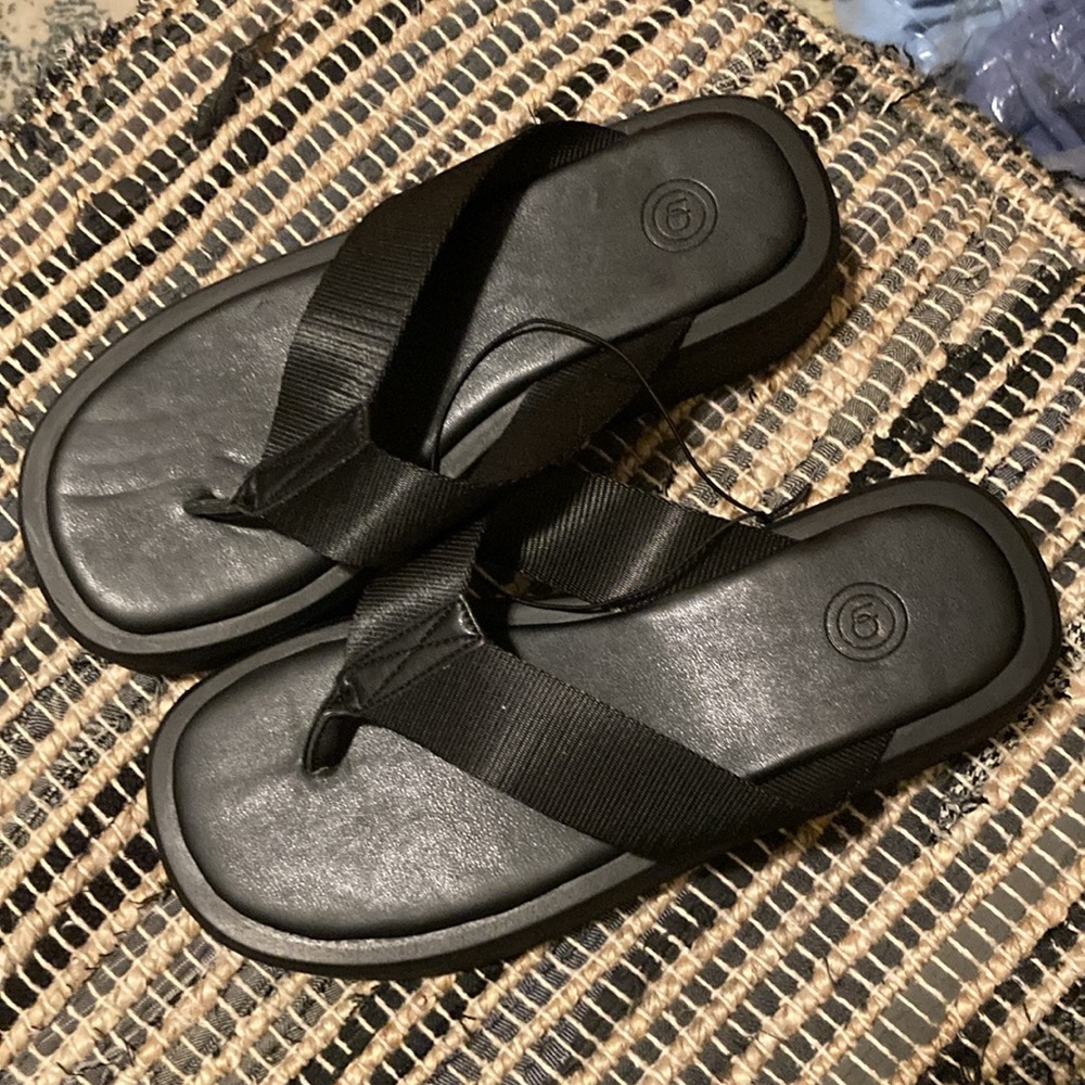 Urban Outfitters Platform Sandal Flip Flop Thong Black - Picture 3 of 3
